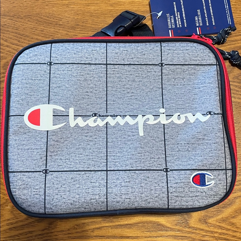 🟢🟢 Champion Navy, Grey, and Red Boy’s Lunch Bag (NWT)
